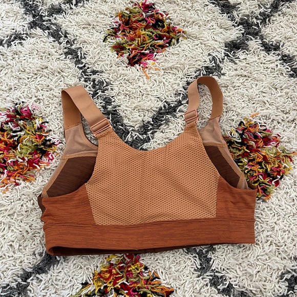 Outdoor Voices Powerhouse Sports Bra - size small - Picture 3 of 3